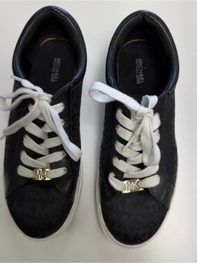 MICHAEL Michael Kors Black Logo Low-Top Sneakers with White Laces